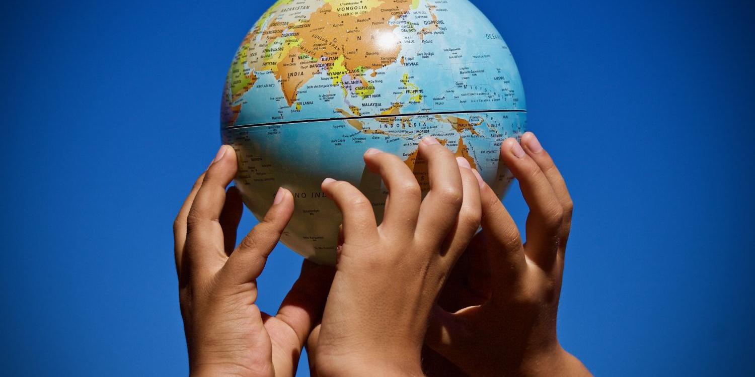 globe-3468113_final_by_sweetlouise_pixabay_pfarrbriefservice