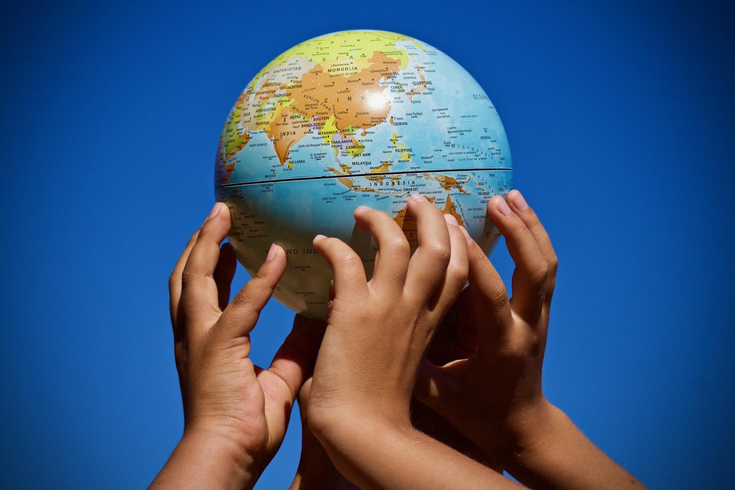 globe-3468113_final_by_sweetlouise_pixabay_pfarrbriefservice